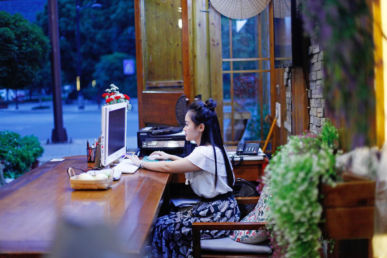 Guihua Road 106Th Hostel Čang-ťia-ťie Exteriér fotografie